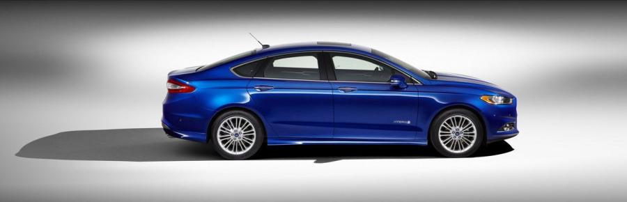  Ford Fusion Hybrid Titanium 2013 года  (фото 12 из 22)
